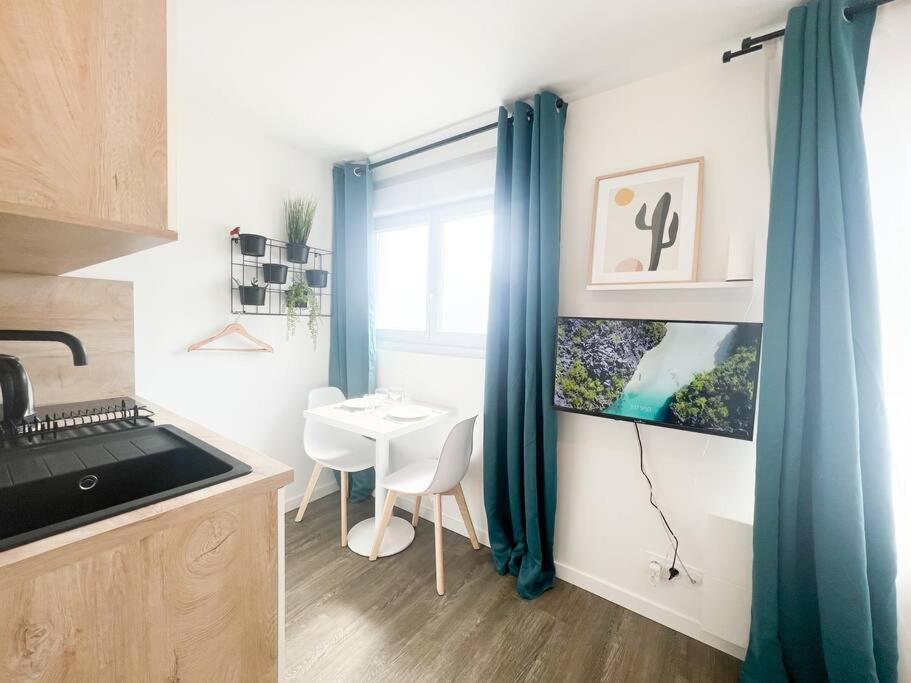 Suite Le Studio Litchi Baigne De Lumieres & Proche Des Plages Сен-Назер Экстерьер фото